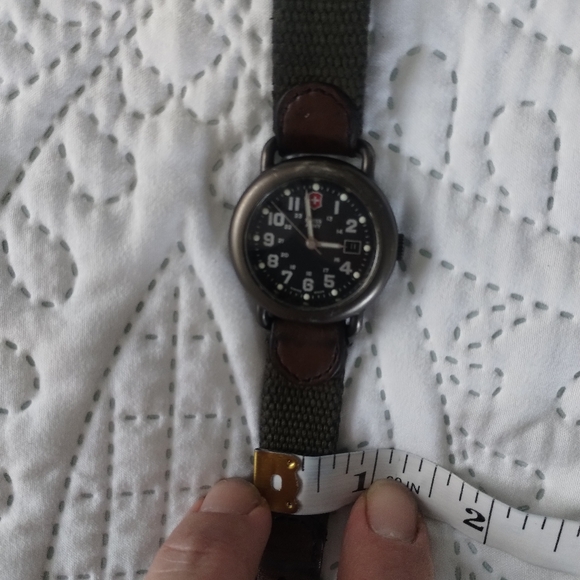 Swiss Army Vintage Women's Watch - Picture 9 of 11